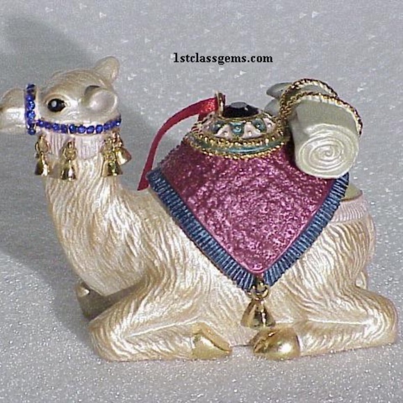 FINAL SALE PRICE NYCO International Camel Box with Pink & Blue - Picture 1 of 3